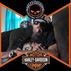 Meet your Posher, Levi